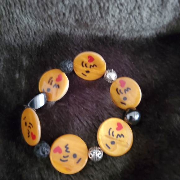 Homemade Other - 3 for $20 🤑Emoji kiss bracelet